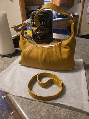 Source Unknown Mustard Yellow Pebbled Leather Shoulder Bag with Detachable Strap